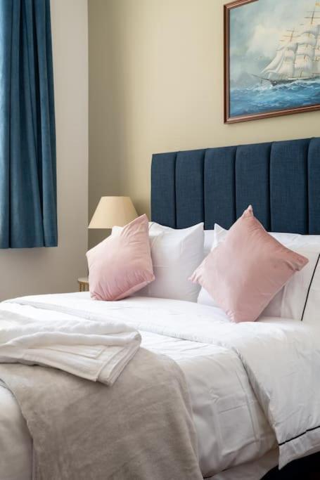 Stylish Beachfront Bolthole With Stunning Sea Views And Luxury Touches Herne Bay Exterior photo