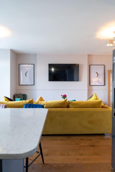 Stylish Beachfront Bolthole With Stunning Sea Views And Luxury Touches Herne Bay Exterior photo
